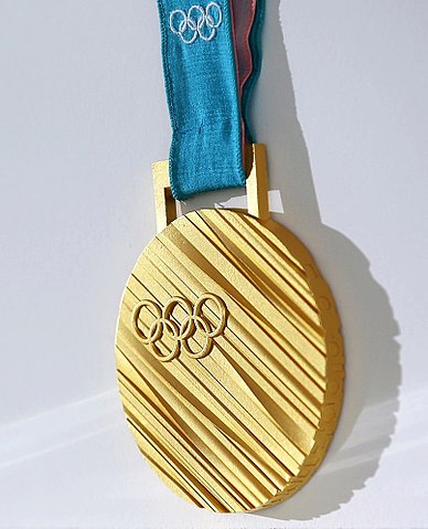 388px-Gold_medal_of_the_2018_Winter_Olympics_in_in_Pyeongchang
